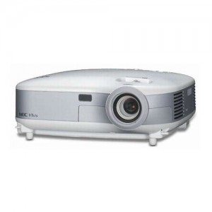 Videoproiector NEC model VT676